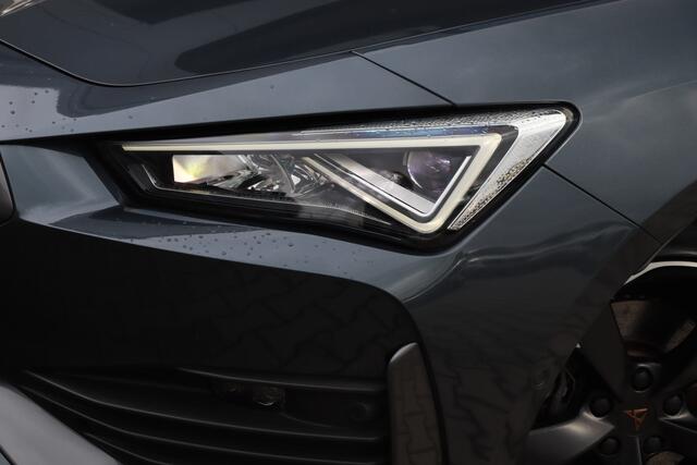 Cupra Leon Sportstourer 1.4 e-Hybrid Business | ACC | Camera | Sfeerverlichting |