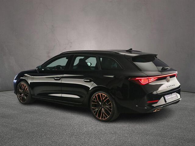 Cupra Leon Sportstourer 1.4 e-Hybrid VZ Performance 245pk DSG Automaat, Trekhaak, Adaptive cruise control, Stoelverwarming, Stuurverwarming, LED matrix koplampen, Beats audio, Achteruitrijcamera, Dodehoeksensoren, Parkeersensoren