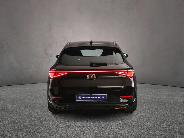 Cupra Leon Sportstourer 1.4 e-Hybrid VZ Performance 245pk DSG Automaat, Trekhaak, Adaptive cruise control, Stoelverwarming, Stuurverwarming, LED matrix koplampen, Beats audio, Achteruitrijcamera, Dodehoeksensoren, Parkeersensoren