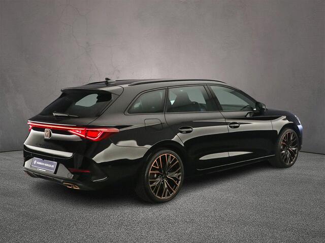 Cupra Leon Sportstourer 1.4 e-Hybrid VZ Performance 245pk DSG Automaat, Trekhaak, Adaptive cruise control, Stoelverwarming, Stuurverwarming, LED matrix koplampen, Beats audio, Achteruitrijcamera, Dodehoeksensoren, Parkeersensoren