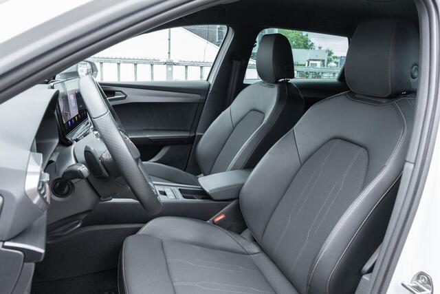 Cupra Leon Sportstourer 2.0 TSI | Achteruitrijcamera | Parkeerassistent | Keyless Entry | Elektrische Achterklep | Matrix LED Koplampen | Virtual Cockpit | Stoelverwarming | Lichtmetalen Velgen 18 inch | Cruise Control Adaptief | Dodehoekdetectie Navigatie | Apple Carplay | Android Auto