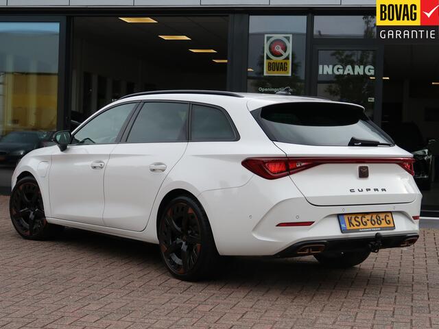 Cupra Leon Sportstourer 1.4 e-Hybrid VZ Adrenaline | Camera | Trekhaak | Park-Assist | DCC | Stoel-Stuurverwarm. |