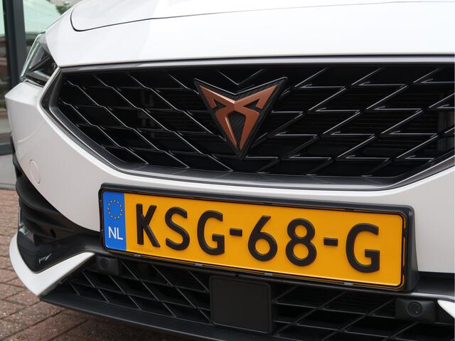 Cupra Leon Sportstourer 1.4 e-Hybrid VZ Adrenaline | Camera | Trekhaak | Park-Assist | DCC | Stoel-Stuurverwarm. |