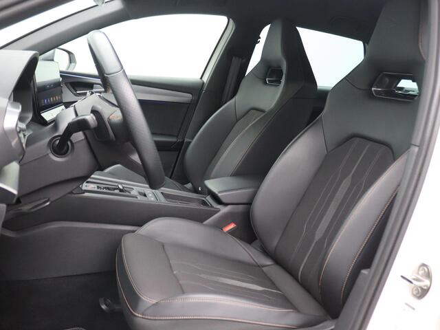 Cupra Leon Sportstourer 1.4 e-Hybrid VZ Performance 245PK DSG Achteruitrijcamera, Stoel-stuurverwarming, Side Assist, 19" LM Velgen, Elektr. Achterklep, Navi