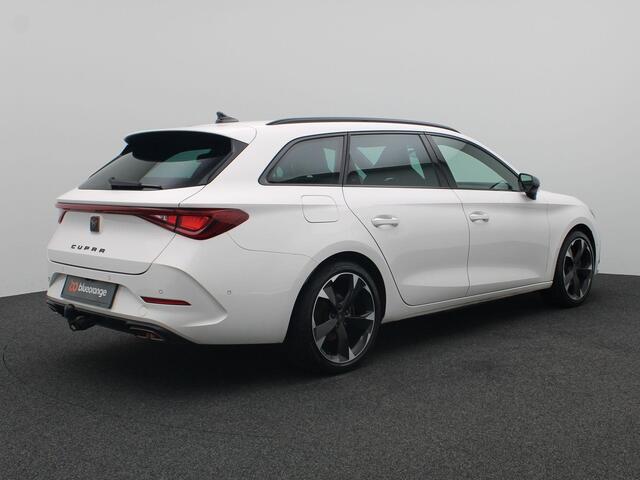 Cupra Leon Sportstourer 1.4 e-Hybrid Business 204PK DSG SOH 98,13%, Trekhaak, Achteruitrijcamera, Keyless, 18" LM Velgen, Stoel-Stuurverwarming, Navi