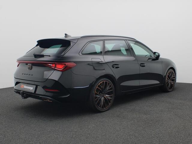 Cupra Leon Sportstourer 1.4 e-Hybrid VZ Performance 245PK DSG SOH 90,67%, Trekhaak, Side Assist, Achteruitrijcamera, 19" LM Velgen, Keyless, Stoel-Stuurverwarming