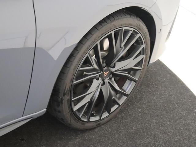 Cupra Leon Sportstourer 1.5 TSI e-Hybrid VZ Performance | Panoramadak | Travel Assist | Dodehoek sensor | Matrix LED | Sennheiser Audio | Carplay