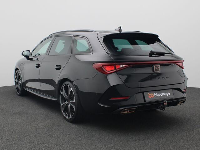Cupra Leon Sportstourer 1.4 e-Hybrid VZ Performance 245PK DSG SOH 97,6%, Trekhaak, Achteruitrijcamera, Adaptieve Cruise Control, Keyless, 19" LM Velgen, Side Assist, Stoel-Stuurverwarming, Voorruitverwarming