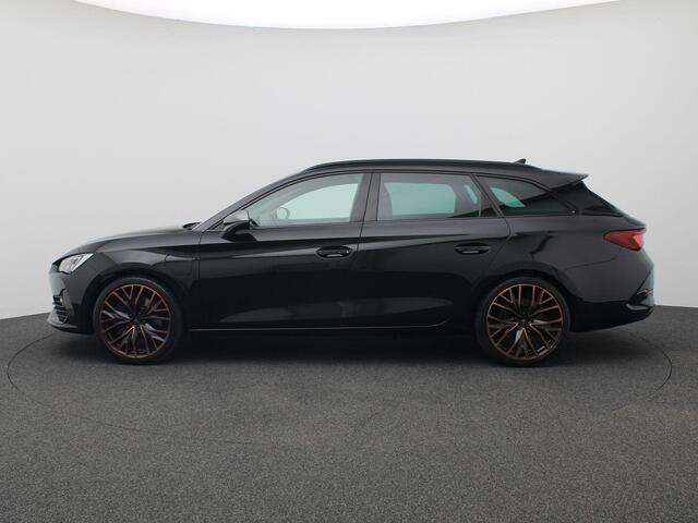 Cupra Leon Sportstourer 1.4 e-Hybrid VZ Performance 245PK DSG SOH 89,6%, Trekhaak, Adaptieve Cruise Control, Keyless, 19" LM Velgen, Side Assist, Stoel-Stuurverwarming, Voorruitverwarming