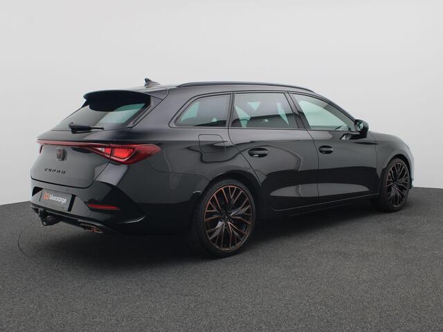 Cupra Leon Sportstourer 1.4 e-Hybrid VZ Performance 245PK DSG SOH 89,6%, Trekhaak, Adaptieve Cruise Control, Keyless, 19" LM Velgen, Side Assist, Stoel-Stuurverwarming, Voorruitverwarming