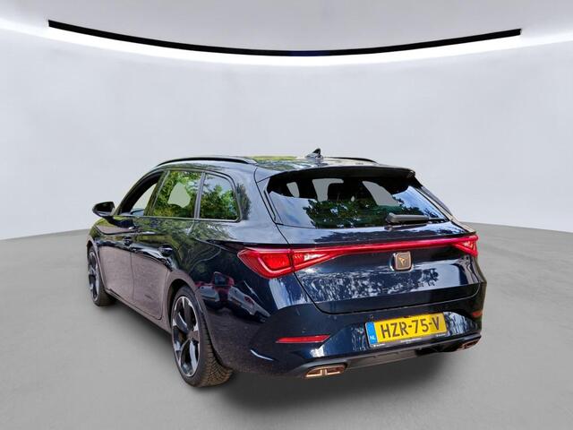 Cupra Leon Sportstourer 1.4 e-Hybrid Business / AUTOMAAT/ CLIMATE/ NAVI/ STOELVERWARMING/ NAVI/ PARK. SENSOREN + CAMERA