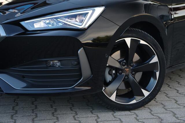 Cupra Leon Sportstourer 1.4 e-Hybrid Business | ACC | Camera | Sfeerverlichting |