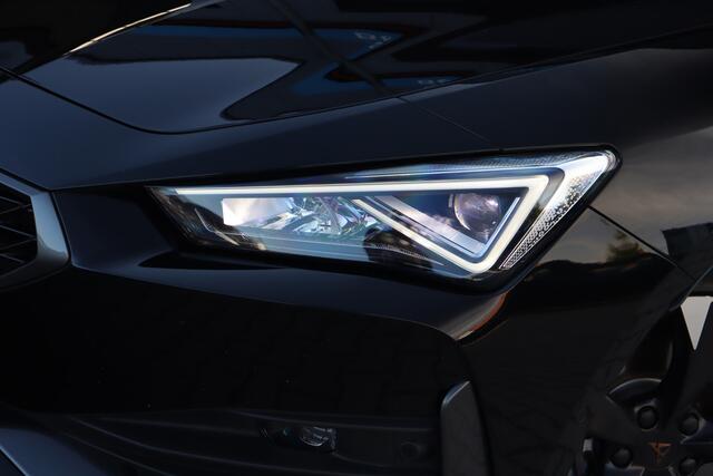 Cupra Leon Sportstourer 1.4 e-Hybrid Business | ACC | Camera | Sfeerverlichting |