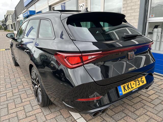 Cupra Leon Sportstourer 2.0 TSI VZ 4Drive Performance / AUTOMAAT/ 310 PK/ PANO/ BREMBO/ TREKHAAK/ FULL LINK/ PARK.SENSOR.V+A/ CAMERA/ ACC/ DCC/ STUUR+STOELVERWARM./ MEMORY SEAT/ ELEK.ACHTERKLEP/ KEYLESS/ DIGITAL DASH/ NAVI/ DAB/ CLIMA/ LED/ 19''