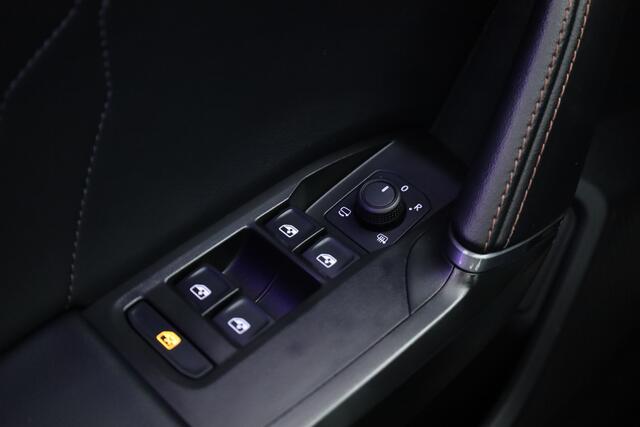 Cupra Leon Sportstourer 1.4 e-Hybrid VZ Performance | Rijklaar! | Pano | Beats Audio | Stoel- Stuurverw. | Camera | Adapt Cruise | 19 '' – foto 7