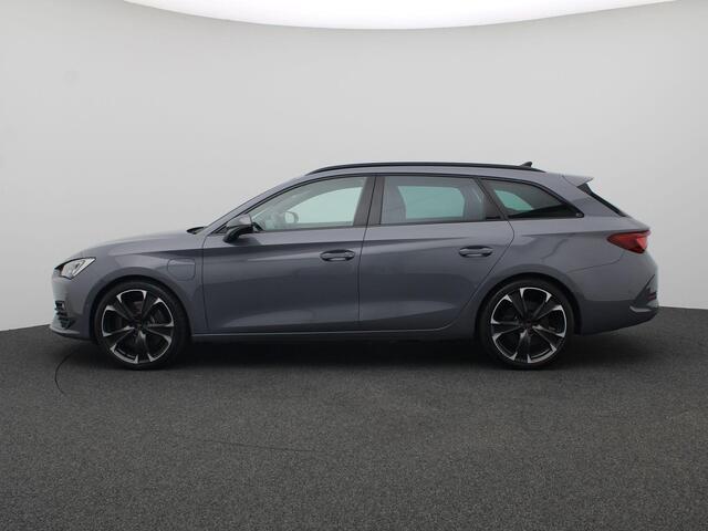 Cupra Leon Sportstourer 1.4 e-Hybrid VZ Performance 245PK DSG Elektr. Achterklep, Achteruitrijcamera, Stoel-stuurverwarming, 19" LM Velgen, Keyless, Navi
