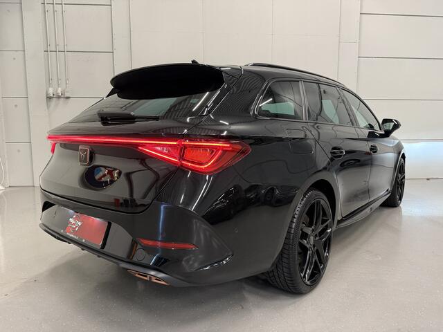 Cupra Leon Sportstourer 1.4 e-Hybrid VZ 245PK BLACK EDIT. LED/19"BLACK/ACC/CARPLAY/DRIVE ADAPTIVE-ONDERSTEL/KEYLESS/SFEER/CAMERA/LEER-STOF SP.STOEL/STOEL+STUURVERW/PRIVACY/ELECTR.A.KLEP/DONKERE-HEMEL/VOLLEDIG CUPRA DEALER HISTORIE – foto 6
