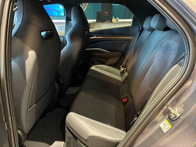 Cupra Raval Performance First Edition 56 kWh 211PK l 444KM WLTP l Sennheizer Audio l Top View Camera l Side Assist l Elektrische stoelen