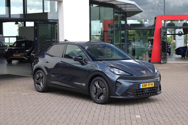 Cupra Raval Business First Edition 56 kWh 211PK / 155kW, Apple Carplay & Android Auto, automatisch grootlichtassistent, verwarmbare voorstoelen, verwarmbaar multifunctioneel lederen stuurwiel, achteruitrijcamera (Rear View), parkeersensoren voor en achter (PDC), elektrisch verstelbare bestuurdersstoel met geheugen, elektrisch verstel-, verwarm- en inklapbare buitenspiegels, rijprofielen (Driving Profiles), keyless go & entry, DAB+ etc.