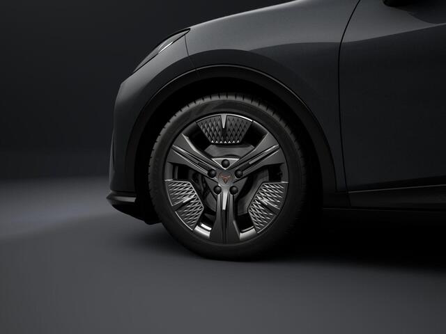 Cupra Raval Business 39 kWh 135PK | Adaptive cruise Control | Side Assist | Climate Control | Keyless Entry | Camera Achter | Stoel & Stuurverwarming |