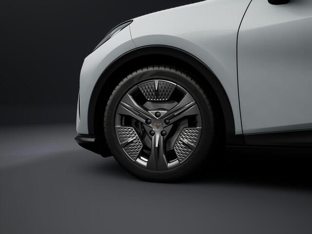 Cupra Raval Business 39 kWh 135PK | Adaptive cruise Control | Side Assist | Climate Control | Keyless Entry | Camera Achter | Stoel & Stuurverwarming |