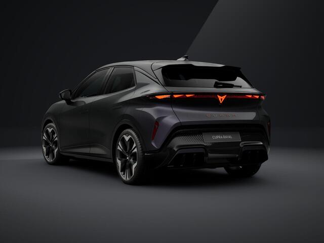Cupra Raval Performance 39 kWh 135PK | 360 Camera | Elektrisch Verstelbare Stoelen | Verwarmbaar Stuurwiel & stoelen | Adaptieve Cruise Control | Keyless Entry | 19 Inch LM |