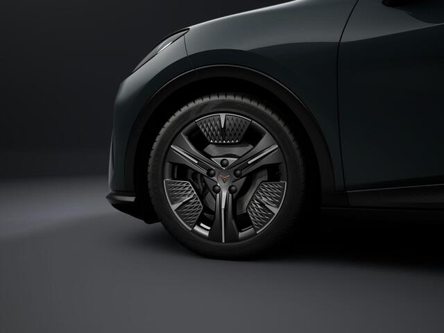 Cupra Raval Performance 56 kWh 211PK | 360 Camera | Elektrisch Verstelbare Stoelen | Verwarmbaar Stuurwiel & stoelen | Adaptieve Cruise Control | Keyless Entry |