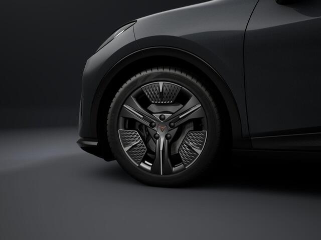 Cupra Raval Performance 56 kWh 211PK | 360 Camera | Elektrisch Verstelbare Stoelen | Verwarmbaar Stuurwiel & stoelen | Adaptieve Cruise Control | Keyless Entry |