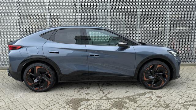 Cupra Tavascan Adrenaline 82 kWh / 360 graden camera / Panoramadak / Verwarmbare voorstoelen