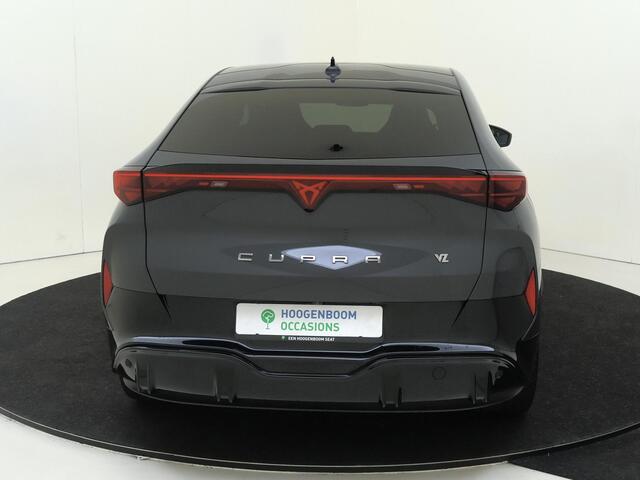 Cupra Tavascan VZ Adrenaline 82 kWh | Panoramadak | Adaptieve demping systeem | 360 camera | Head-up display | 3-zone airco | Parkeerassistent | Dodehoek detectie | Keyless |