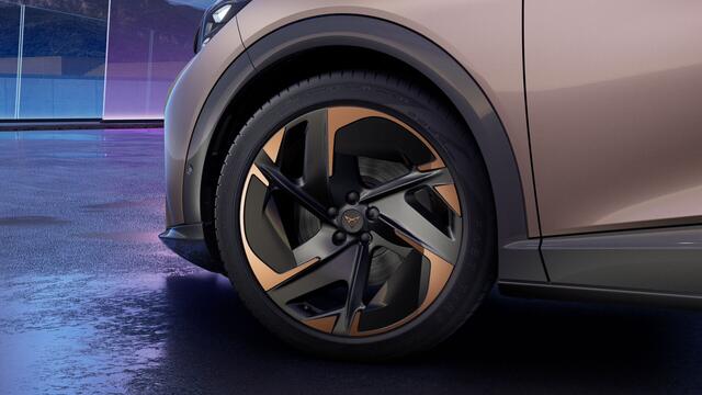 Cupra Tavascan 77kWh Elektromotor 286 1AT Adrenaline | Digitaal instrumentenpaneel (Virtual Cockpit) | Head-up Display met 'Augmented Reality' | Multifunctioneel verwarmbaar stuurwiel met start- & CUPRA-knop