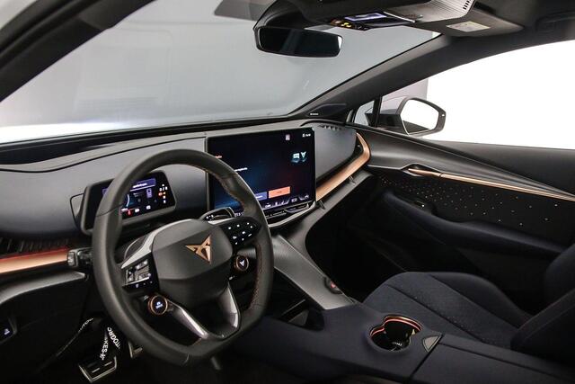 Cupra Tavascan VZ Adrenaline 340pk Automaat Warmtepomp, Panoramadak, Adaptive cruise control, 360 camera, Achteruitrijcamera, Elektrische achterklep