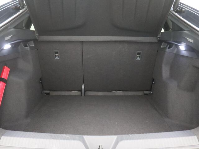 Cupra Tavascan Business 82 kWh 286PK Aut. Warmtepomp, Matrix-LED, Keyless, Achteruitrijcamera, Alarm, Virtual Pedal, Side Assist, Travel Assist, Stoel- en Stuurwielverwarming, 19" LM Velgen