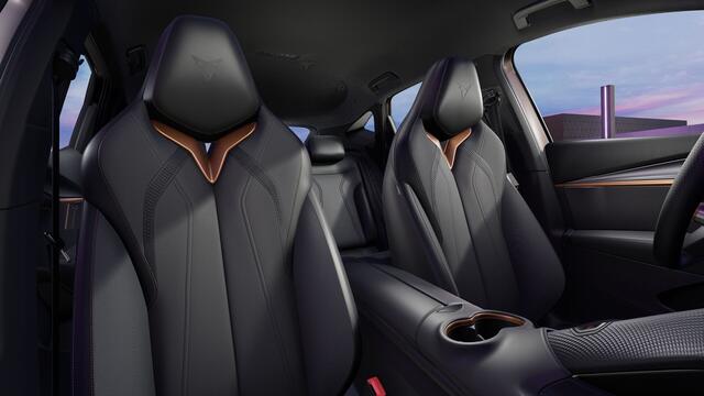 Cupra Tavascan 77kWh Elektromotor 286 1AT Essential | Achteruitrijcamera | Digitaal instrumentenpaneel (Virtual Cockpit) | Parkeersensoren achter & voor