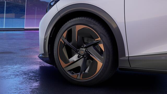 Cupra Tavascan 77kWh Elektromotor 286 1AT Adrenaline | Digitaal instrumentenpaneel (Virtual Cockpit) | Head-up Display met 'Augmented Reality' | Multifunctioneel verwarmbaar stuurwiel met start- & CUPRA-knop