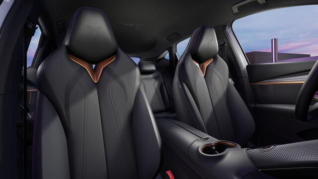 Cupra Tavascan 77kWh Elektromotor 286 1AT Essential | Achteruitrijcamera | Digitaal instrumentenpaneel (Virtual Cockpit) | Kinderzitbevestiging vóór en 2e zitrij (ISOFIX)