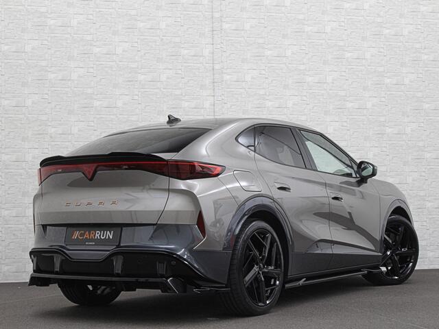 Cupra Tavascan 286pk 77 kWh Aero-pack | Nieuw! | Winter-Pack | Warmtepomp | Verlengde Fabrieksgarantie | 7x Op Voorraad | Adaptive Cruise Control | 3-Zone Clima | Verwarmde Voorruit | Keyless-Entry | Sfeerverlichting | Stoelverwarming | Carplay | Stuurverwarming | Getint Glas | 19 inch | Lane-Assist | Camera | Draadloos Laden |