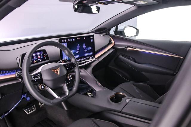 Cupra Tavascan Business 82 kWh 286pk Automaat, Warmtepomp, Stoelverwarming, Stuurverwarming, Adaptive cruise control, Navigatie, App-connect, LED koplampen, Dodehoeksensoren, Elektrische achterklep, Voorruit verwarmd