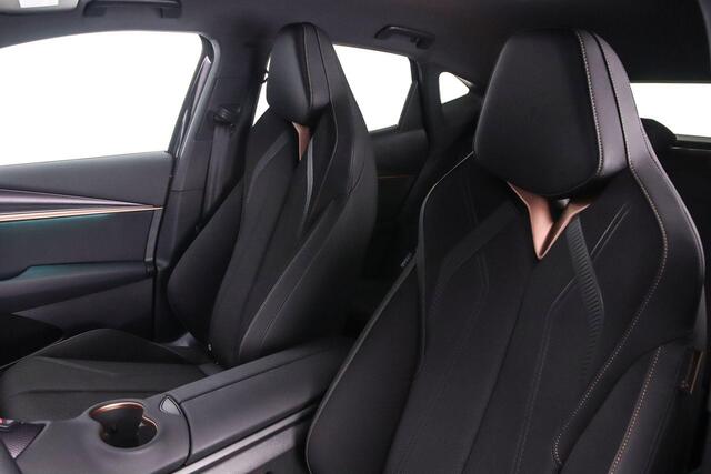 Cupra Tavascan Essential 82 kWh 286pk Automaat Warmtepomp, Adaptive cruise control, Achteruitrijcamera, Navigatie, LED koplampen, Elektrische achterklep, Stoelverwarming