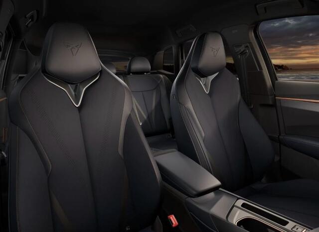 Cupra Terramar 1.5 eTSI Business | Adaptive Cruise Control | 360 Camera | Stoelverwarming | Stuurverwarming | Memory Seat | Elektrische verstelbare stoel | Ambiance Verlichting | Dodehoekdetectie | Keyless | LED | BTW | Fab