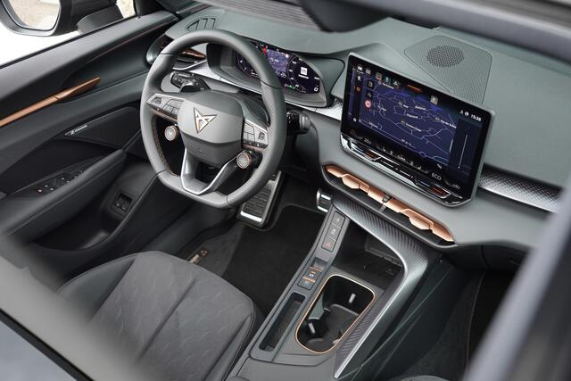 Cupra Terramar 1.5TSI/272pk e-Hybrid VZ Performance|2024|Trekhaak|Matrix LED|20"LMV|Head-up|Sennheiser|El.stoel+Memory|PDC+360Camera|Keyless|Blindspot|LaneAssist