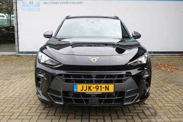 Cupra Terramar 1.5 TSI e-Hybrid VZ Performance 272pk | Head-Up Display | Memory stand stoelen | Stoel & Stuurverwarming | 360* Camera | Draadloze telefoonlader | Elektrische kofferbakklep | Apple CarPlay/Android Auto | Adpative cruise | Keyless entry/start | Sennheiser 