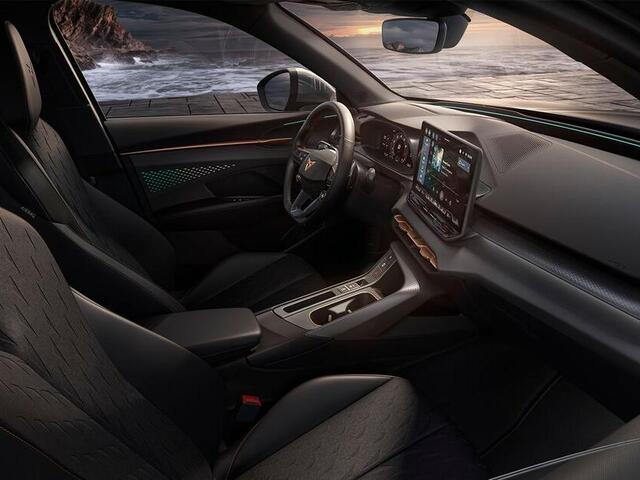 Cupra Terramar 1.5 TSI e-Hybrid Business 204pk / Hardon copper velgen / Panoramisch schuifdak / Sennheiser immersive geluid /moon light interieur.