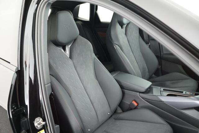 Cupra Terramar 1.5 TSI e-Hybrid 272pk VZ Performance Trekhaak 360Camera Sennheiser HUD Keyless Panoramadak Memory Navigatie