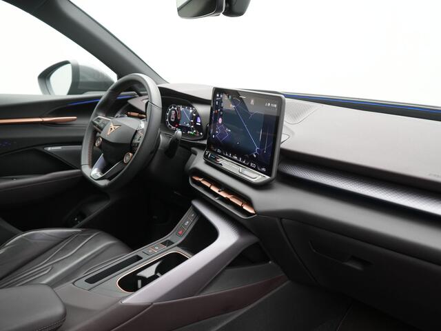 Cupra Terramar 1.5 TSI e-Hybrid VZ Copper Edition PHEV 272pk DARK VOID METALLIC | Panodak | Head Up | Adaptive Cruise | 360 Camera | Lederen Sportstoelen Memory & Verwarmd | Sennheiser Premium Audio | Matrix LED | Sfeerverlichting | Stuur Verwarmd | Keyless | Blis | Plu