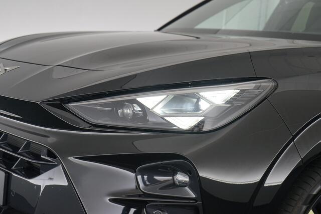 Cupra Terramar 1.5 TSI e-Hybrid Tribe Edition 204PK DSG Panoramadak, Trekhaak, 20" LM Velgen, Keyless, Memorystoelen, Matrix-LED Verlichting, Sennheiser Audio