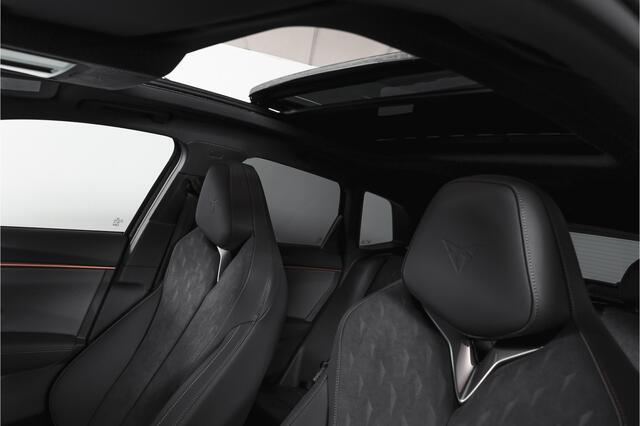 Cupra Terramar 1.5 TSI e-Hybrid 272 PK VZ Performance | S/K-Panodak | Elek. Trekhaak | Matrix LED | Sennheiser | Elek. stoelen | Adapt. Cruise | Stoel-+Stuurverw. | 360 Camera | NAV+App. Connect | ECC | LM 20" | 5054