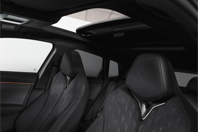 Cupra Terramar 1.5 TSI e-Hybrid 272 PK VZ Performance | S/K-Panodak | Elek. Trekhaak | Matrix LED | Sennheiser | Elek. stoelen | Adapt. Cruise | Stoel-+Stuurverw. | 360 Camera | NAV+App. Connect | ECC | LM 20" | 4153