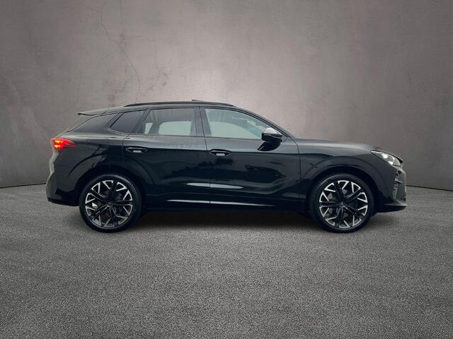 Cupra Terramar 1.5 TSI e-Hybrid VZ Performance 272pk DSG Automaat, Trekhaak, Panoramadak, Sennheiser, 360 camera, Head up display, Stoelverwarming, Stuurverwarming, Matrix LED koplampen, Elektrische achterklep, Parkeersensoren, Navigatie, App-connect