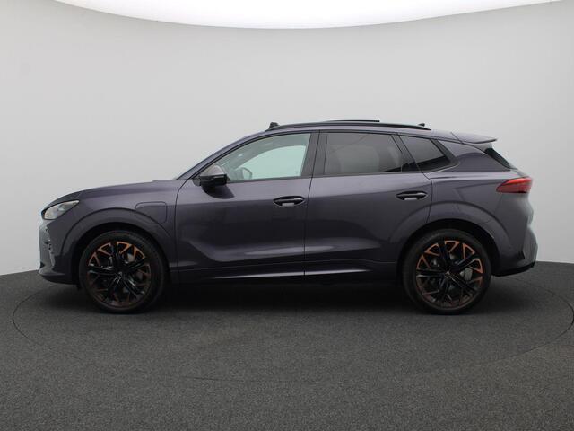 Cupra Terramar 1.5 TSI e-Hybrid VZ Performance 272PK DSG Pano-Schuifdak, Trekhaak, 20" LM Velgen, Matrix-LED Verlichting, Leder, Head-Up Display, 360gr. Camera, Sennheiser Audio, Keyless, Side Assist